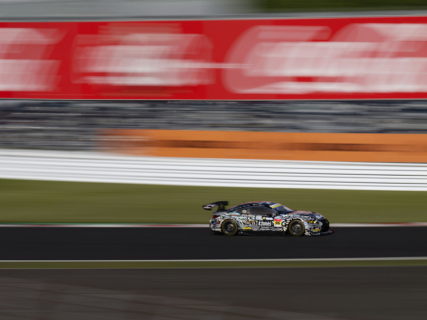Panning shot sample